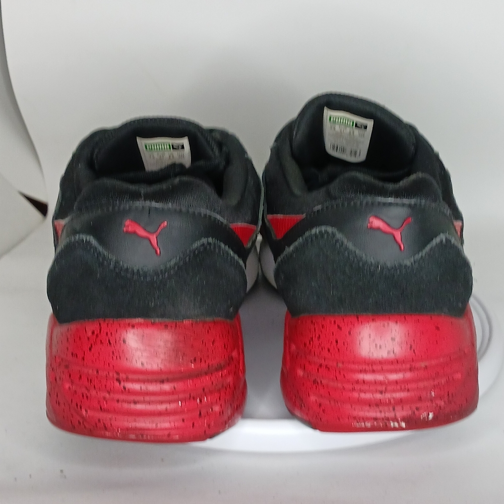 Puma - Picture 3 of 6